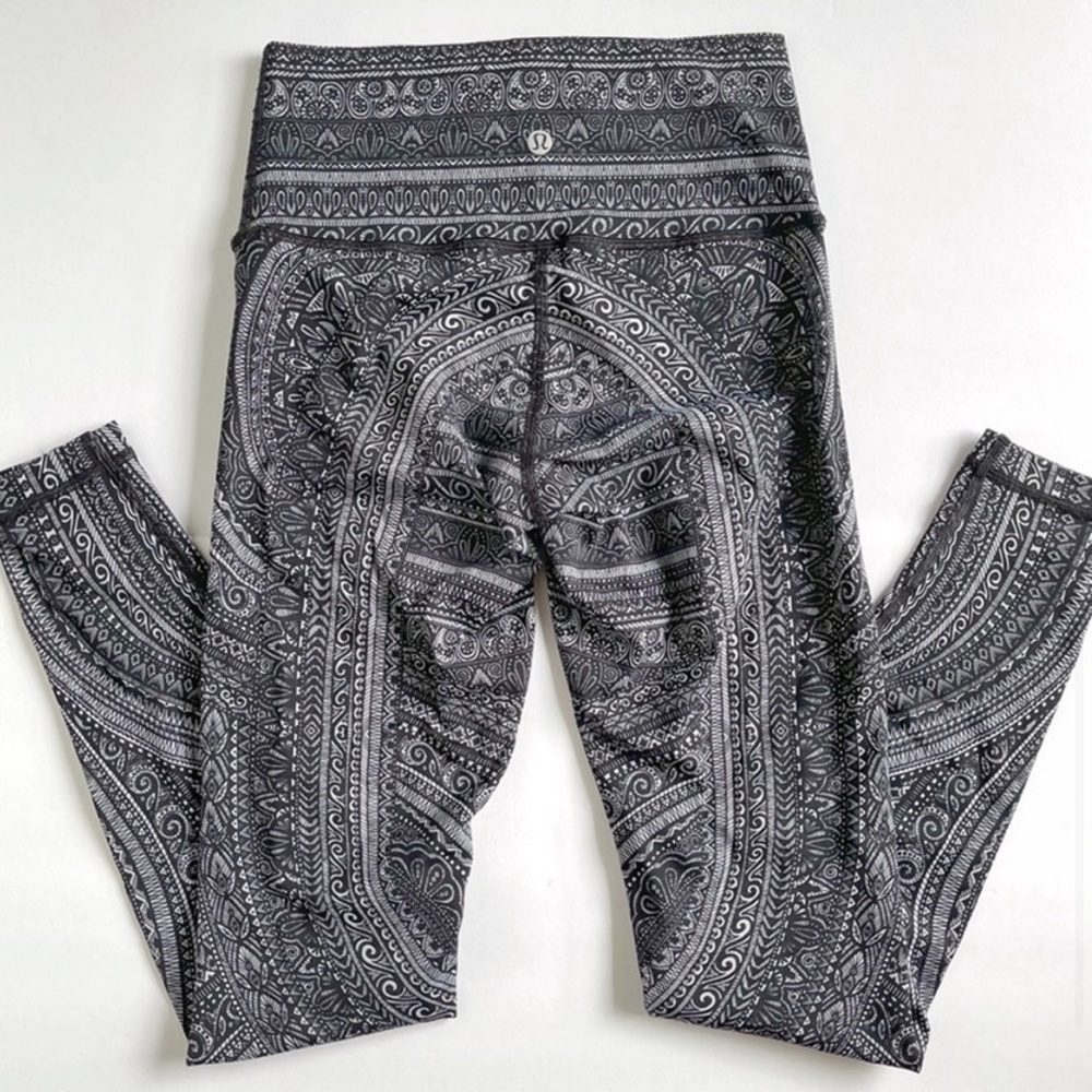 Lululemon paisley leggings 8